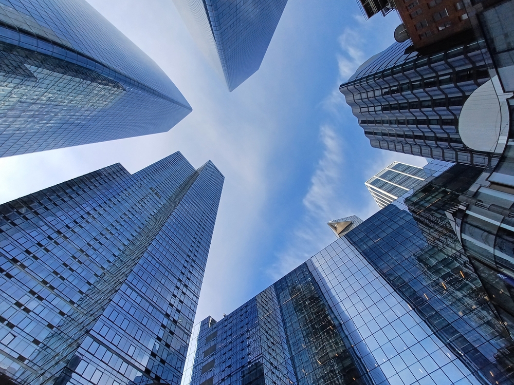 Apollo, Standard Chartered Forge $3 Billion Strategic Partnership: A New Era in Global Finance